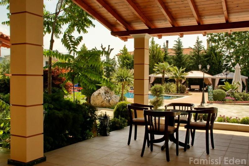 Famissi Eden Hotel Калампака Экстерьер фото