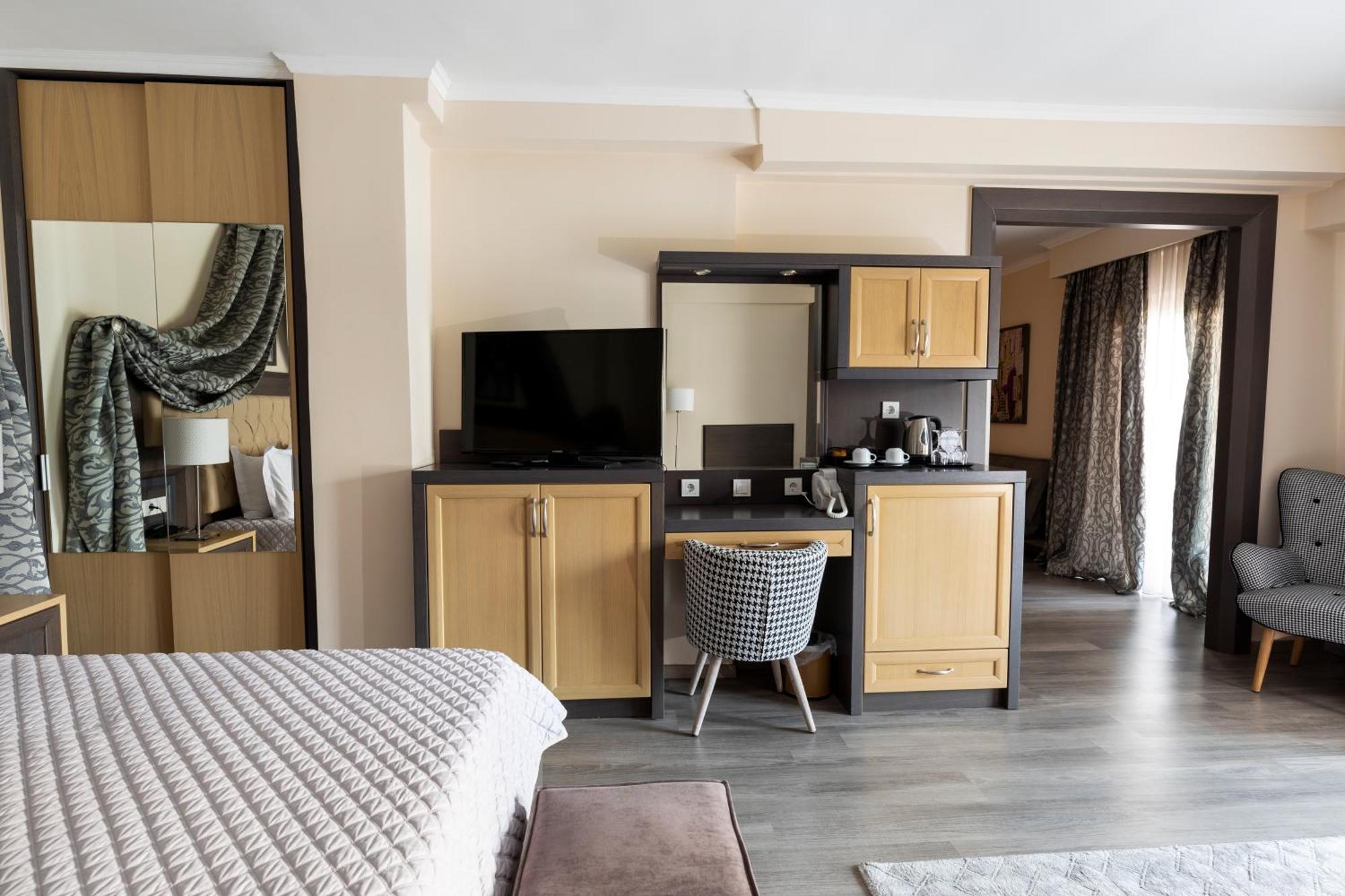 Famissi Eden Hotel Калампака Экстерьер фото